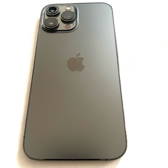 Apple iPhone 13 Pro Max Unlocked Not Working For Parts Selling Please See Photo - Picture 2 of 2